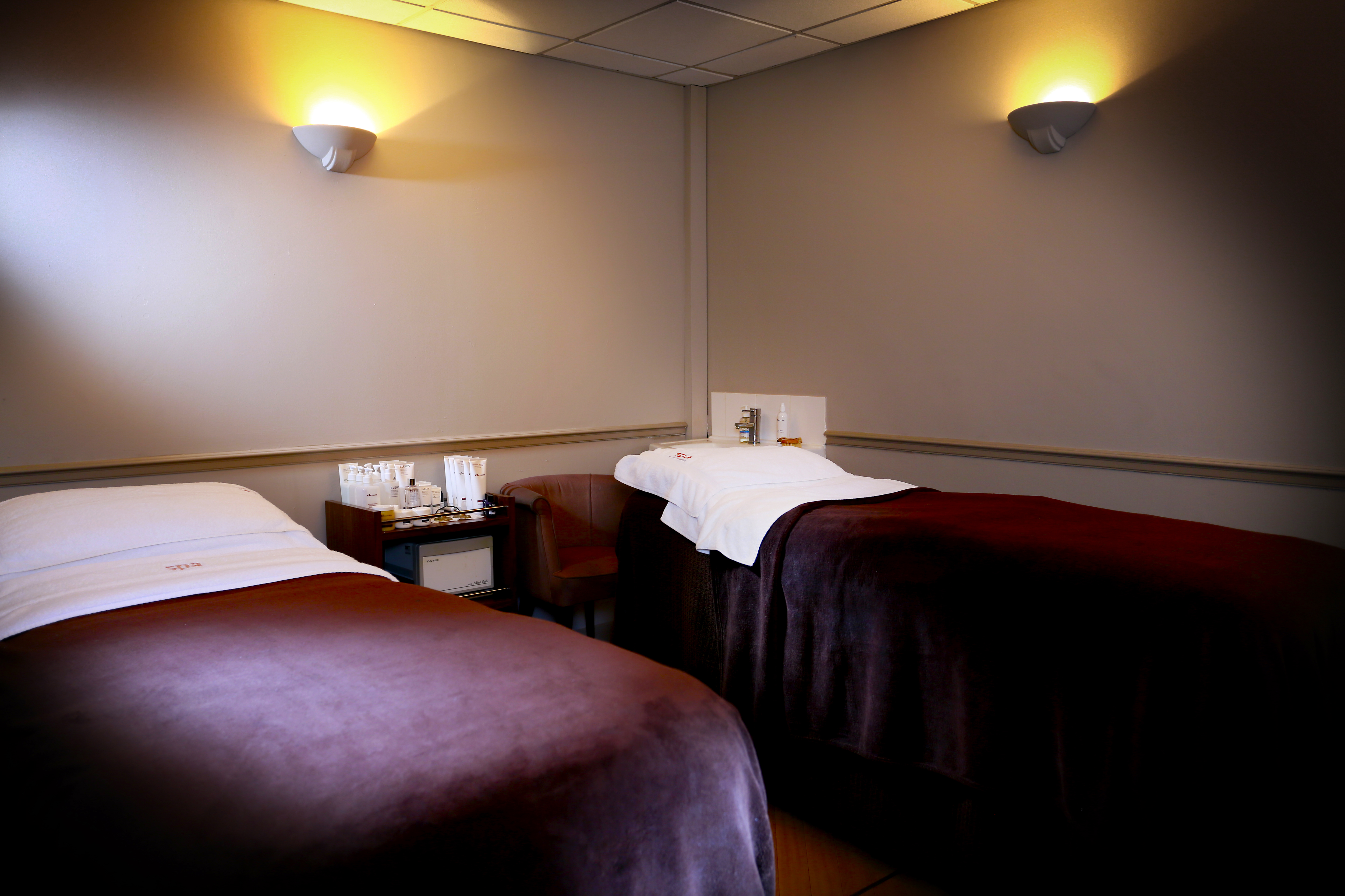 1 Night The Essential Spa Break For Two, Macdonald Botley Park Hotel A