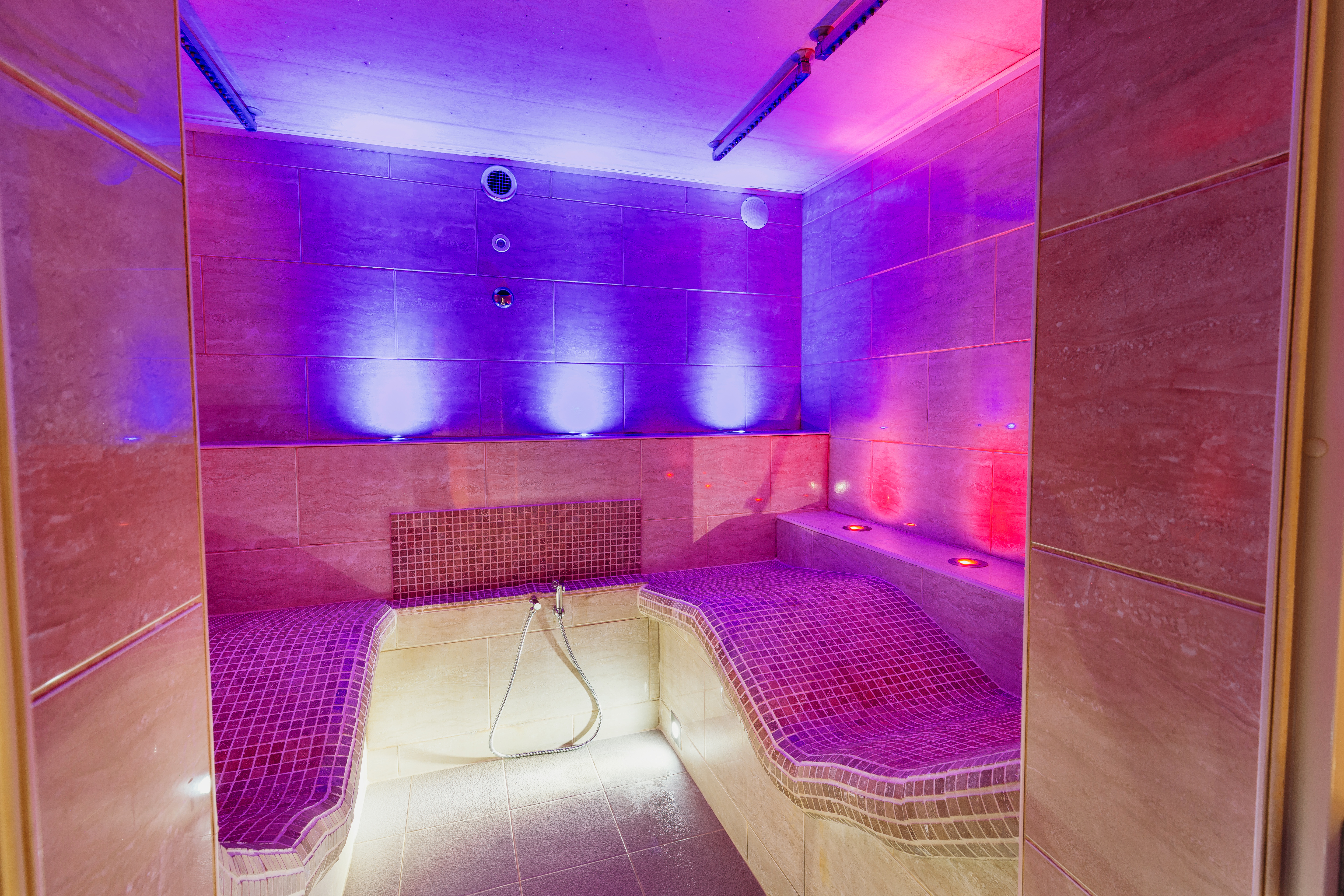 Relax And Spa, Crown Spa Hotel