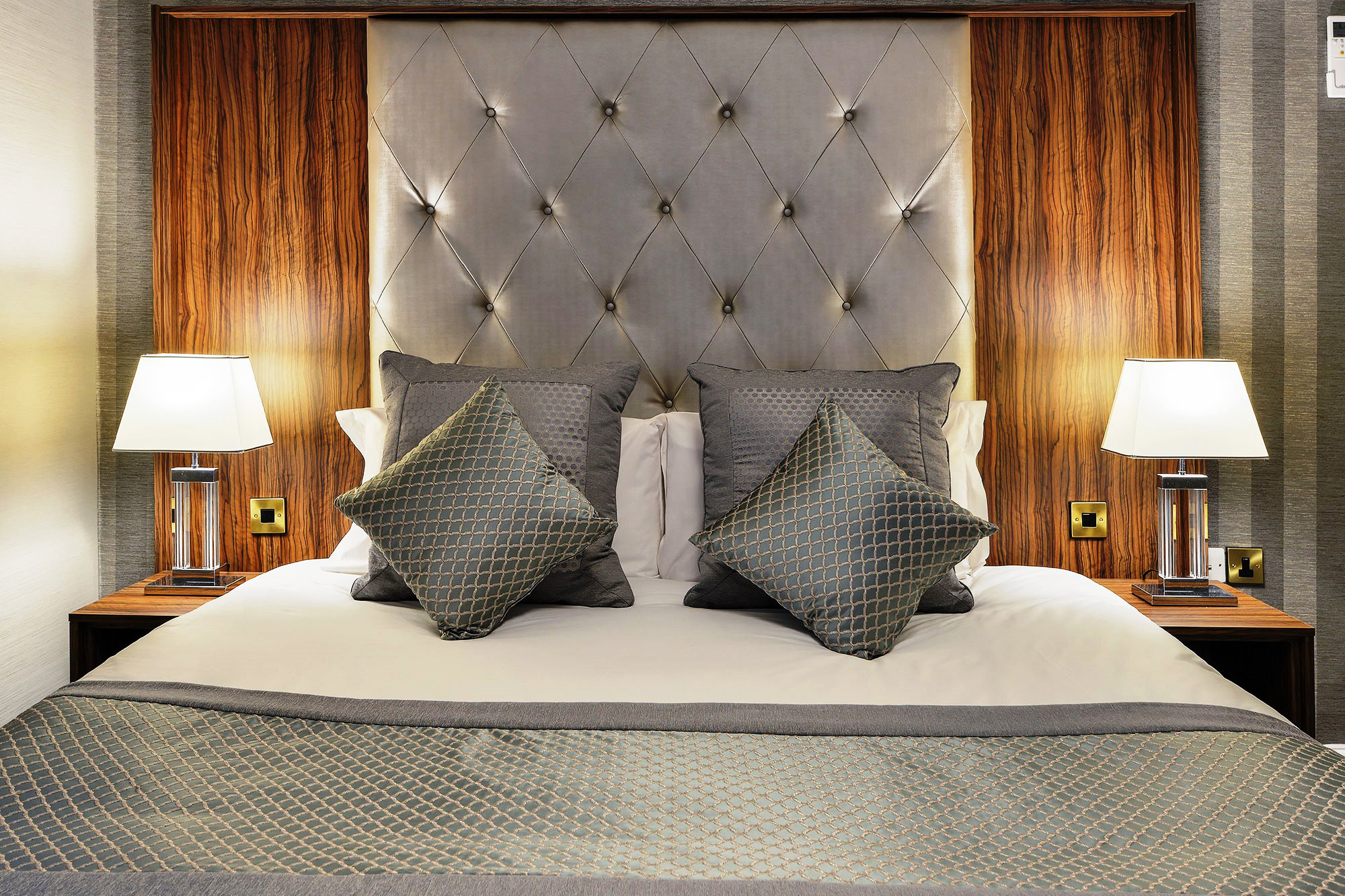 1 Night Relax And Rejuvenate, Mercure Manchester Norton Grange Hotel A