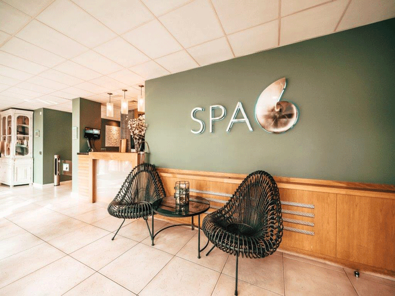Drift Away At Spa 6, De Vere Cotswold Water Park Hotel
